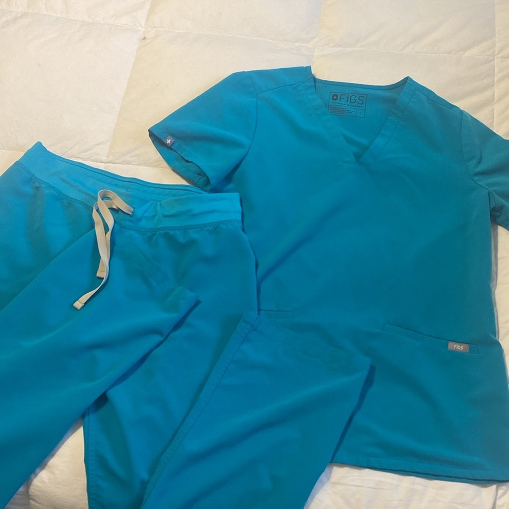 FIGS scrubs